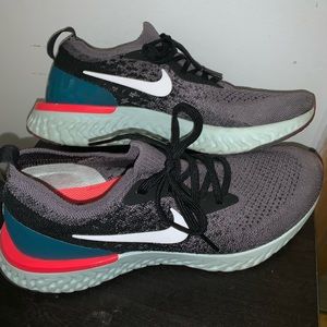 Nike flyknit epic react